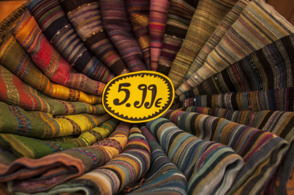 Etno textílie a ručne tkané tkaniny