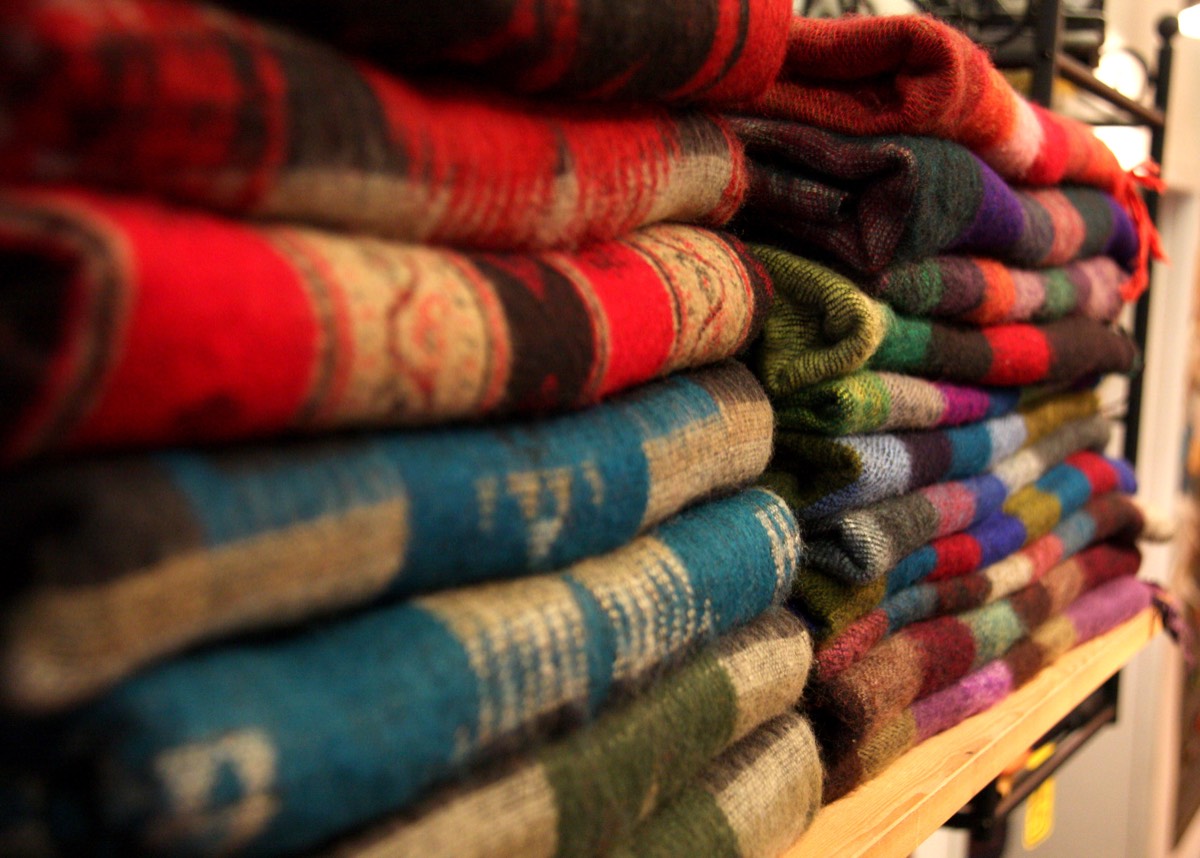 Ručne tkané šály a šatky z Indie