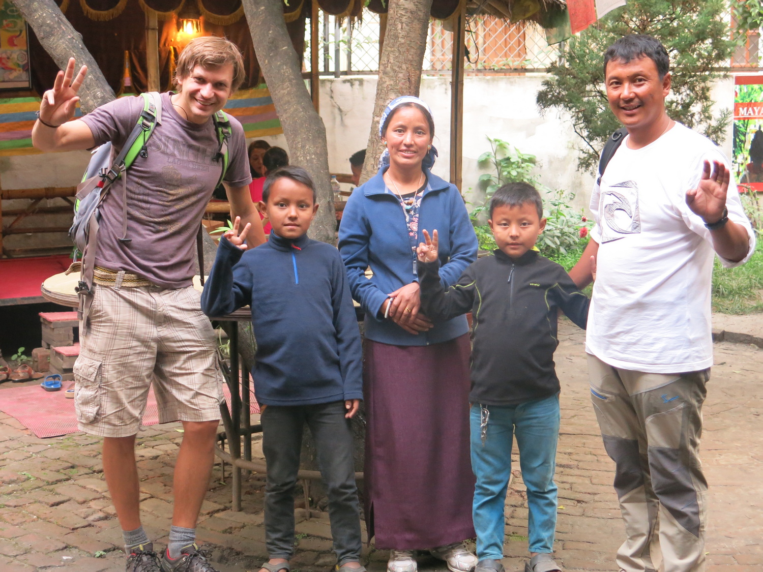 Pomoc po zemetrasení v Nepále a škola pri Trisuli